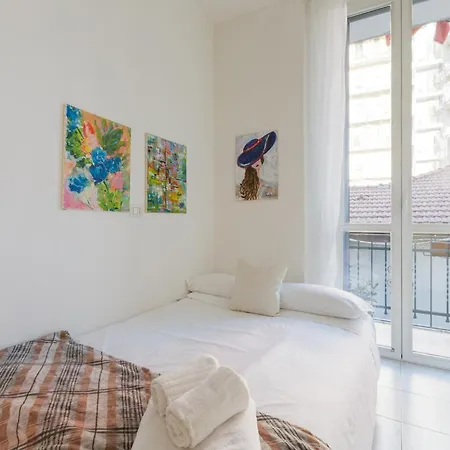 Guesthost - Yellow Charm - With Two Bedrooms In * Milánó