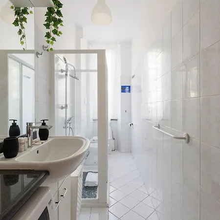 Guesthost - Yellow Charm - With Two Bedrooms In Apartman Milánó